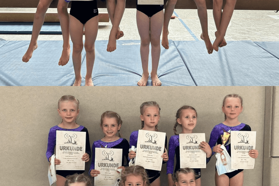 Sechs M&auml;dchen in Turnanz&uuml;gen halten Urkunden und Pokale, posieren fr&ouml;hlich auf einer Gymnastikmatte.