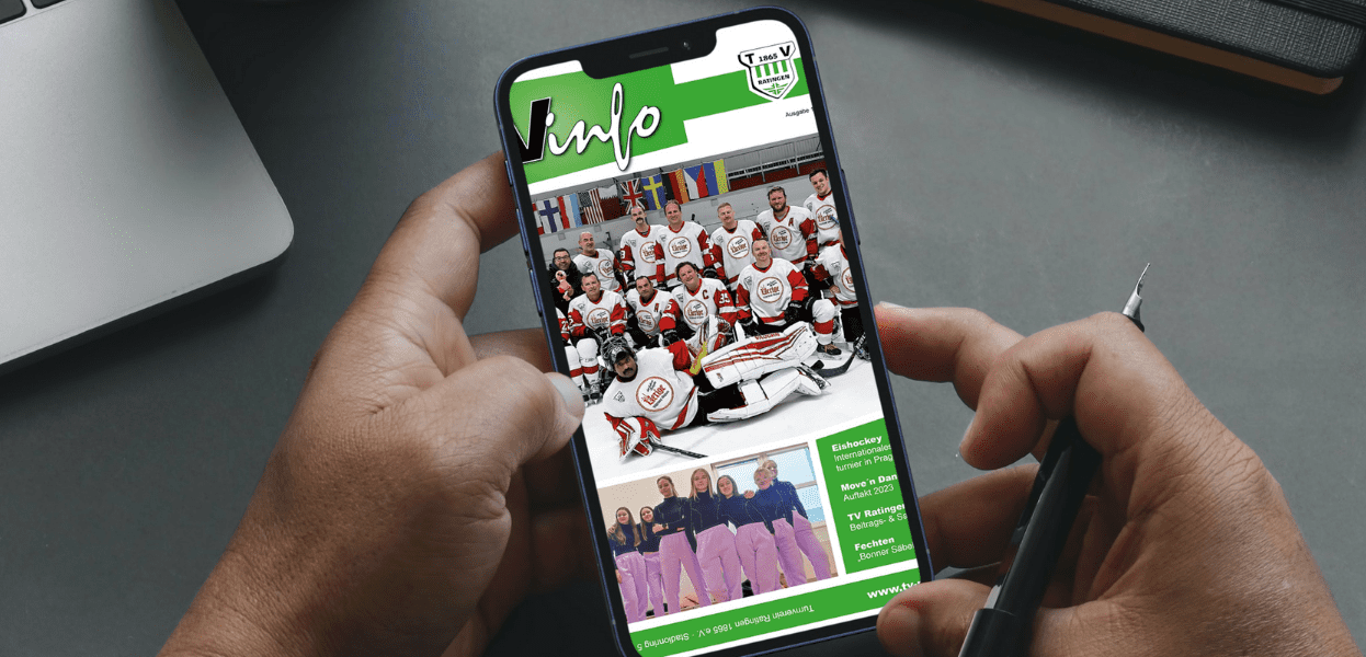 Nahaufnahme eines Smartphones in der Hand, zeigt eine Sportwebsite mit Eishockeyteam und Eventinformationen.